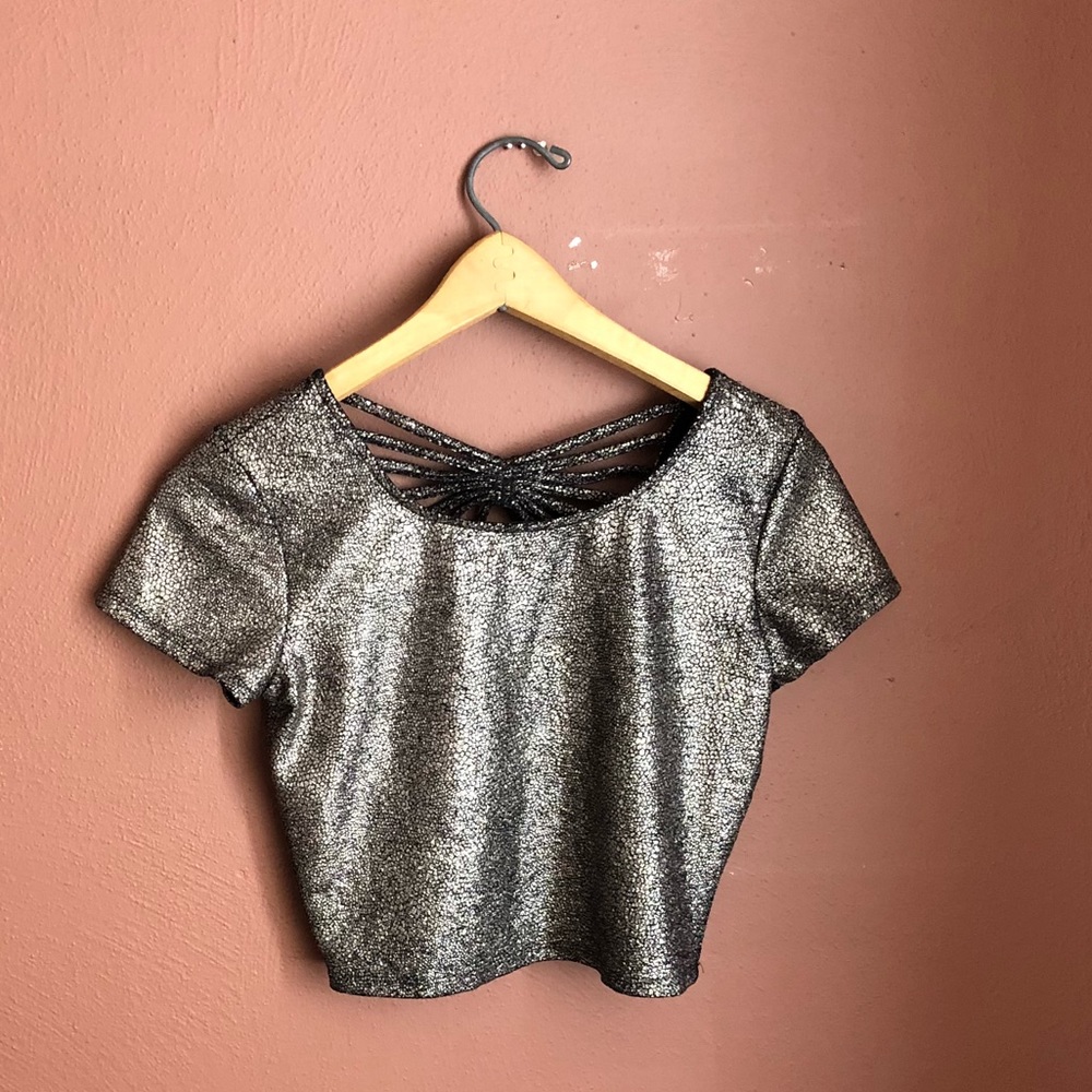 Metallic style crop top!